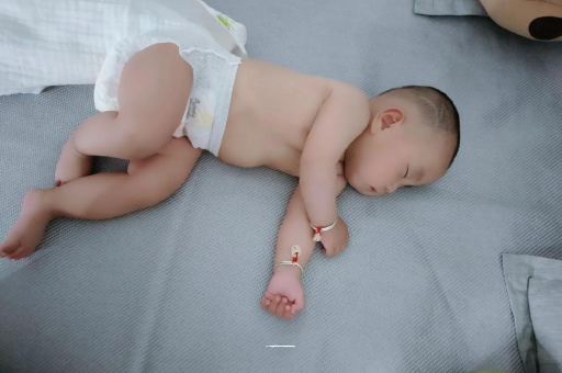 代怀包生男孩机构怎样教宝宝爬